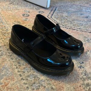 Perfect condition ( worn for literally an hour ) girls doc marten dress shoe